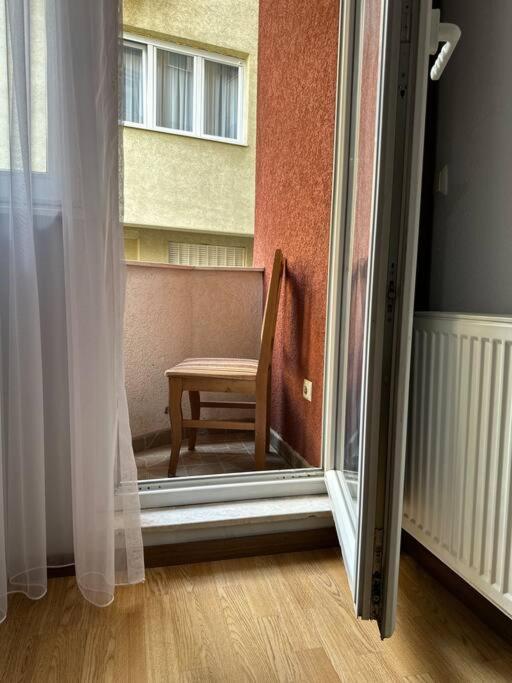 Ora-Prn,Peaceful Central Apartment Pristina Kültér fotó