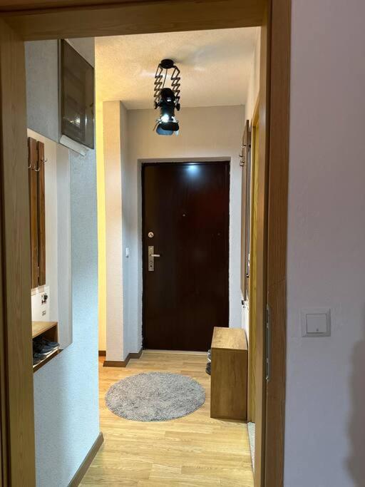 Ora-Prn,Peaceful Central Apartment Pristina Kültér fotó
