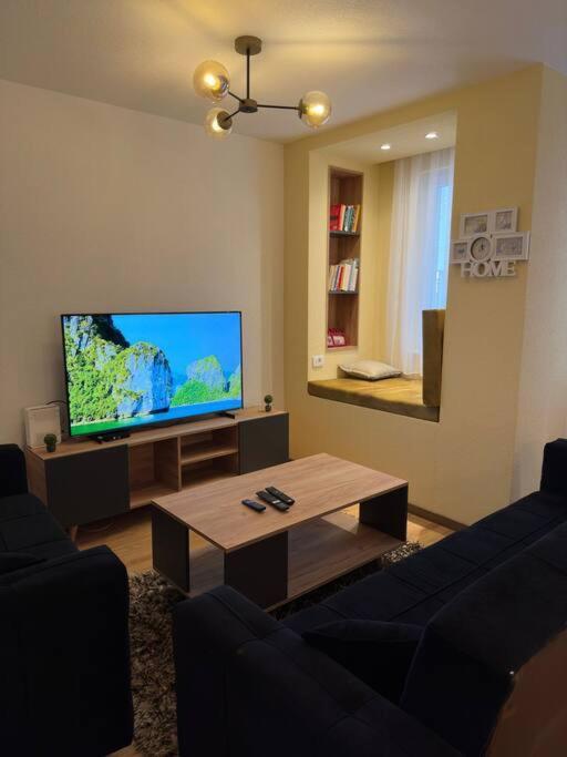 Ora-Prn,Peaceful Central Apartment Pristina Kültér fotó