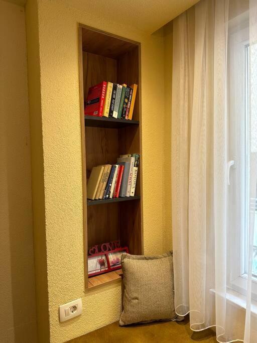 Ora-Prn,Peaceful Central Apartment Pristina Kültér fotó