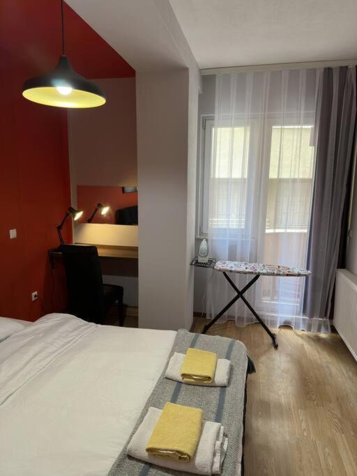 Ora-Prn,Peaceful Central Apartment Pristina Kültér fotó