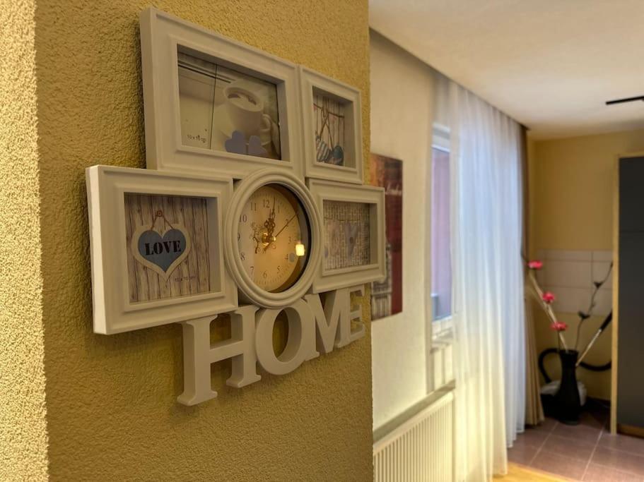 Ora-Prn,Peaceful Central Apartment Pristina Kültér fotó